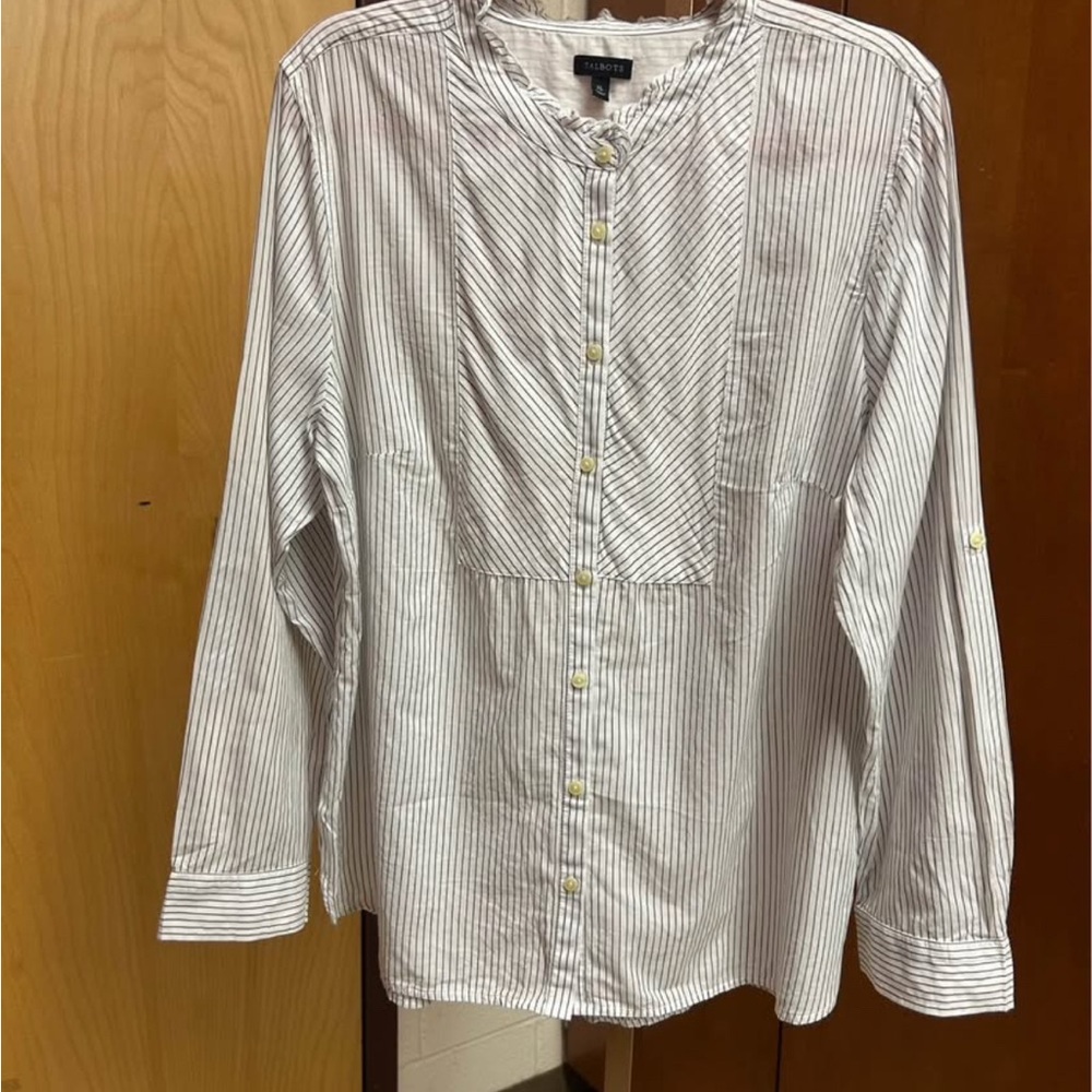 Talbots White Casual Button Down Shirt with Relaxed Fit